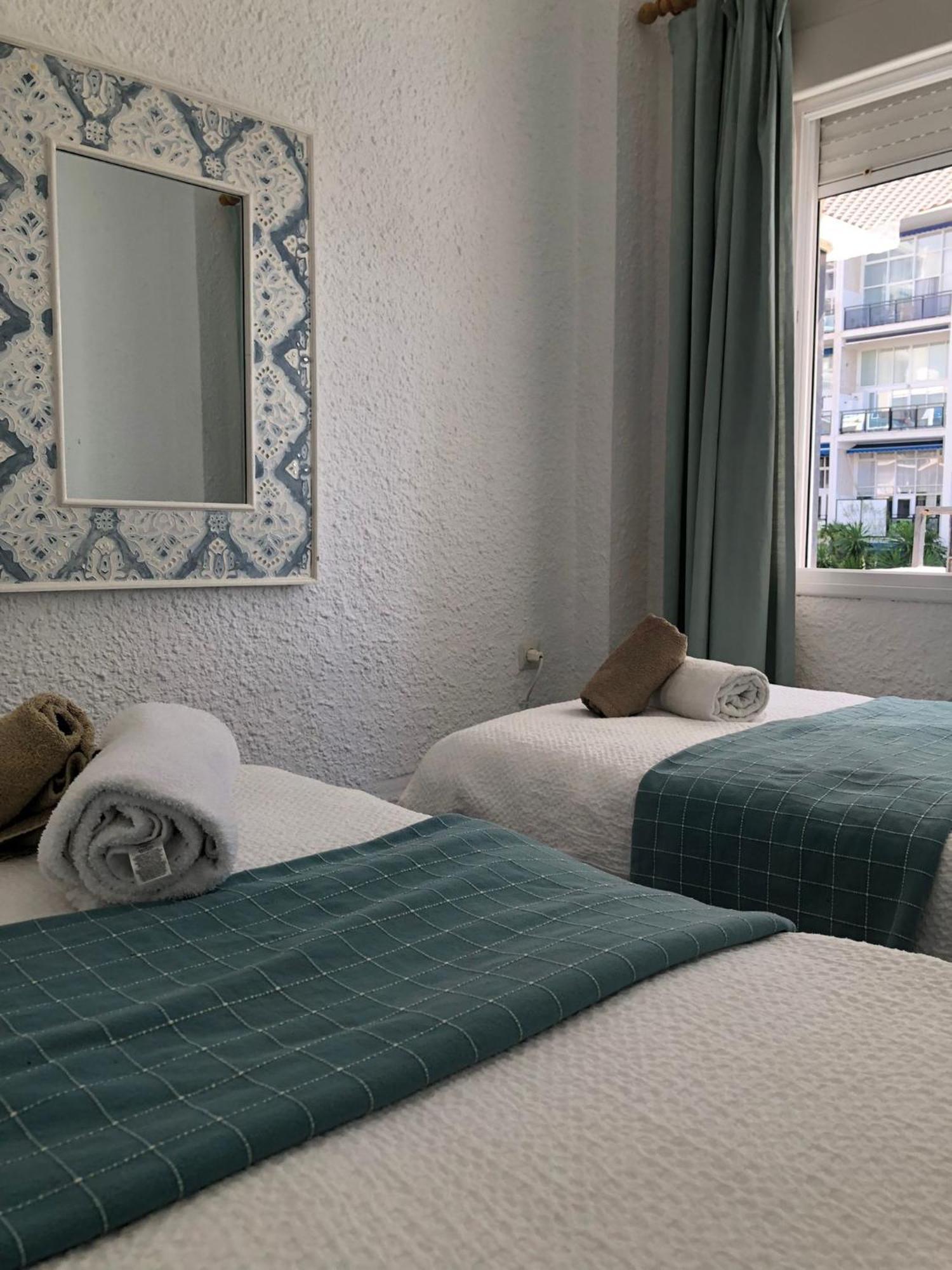 Skol - One Bedroom - Pool And Sea Views *